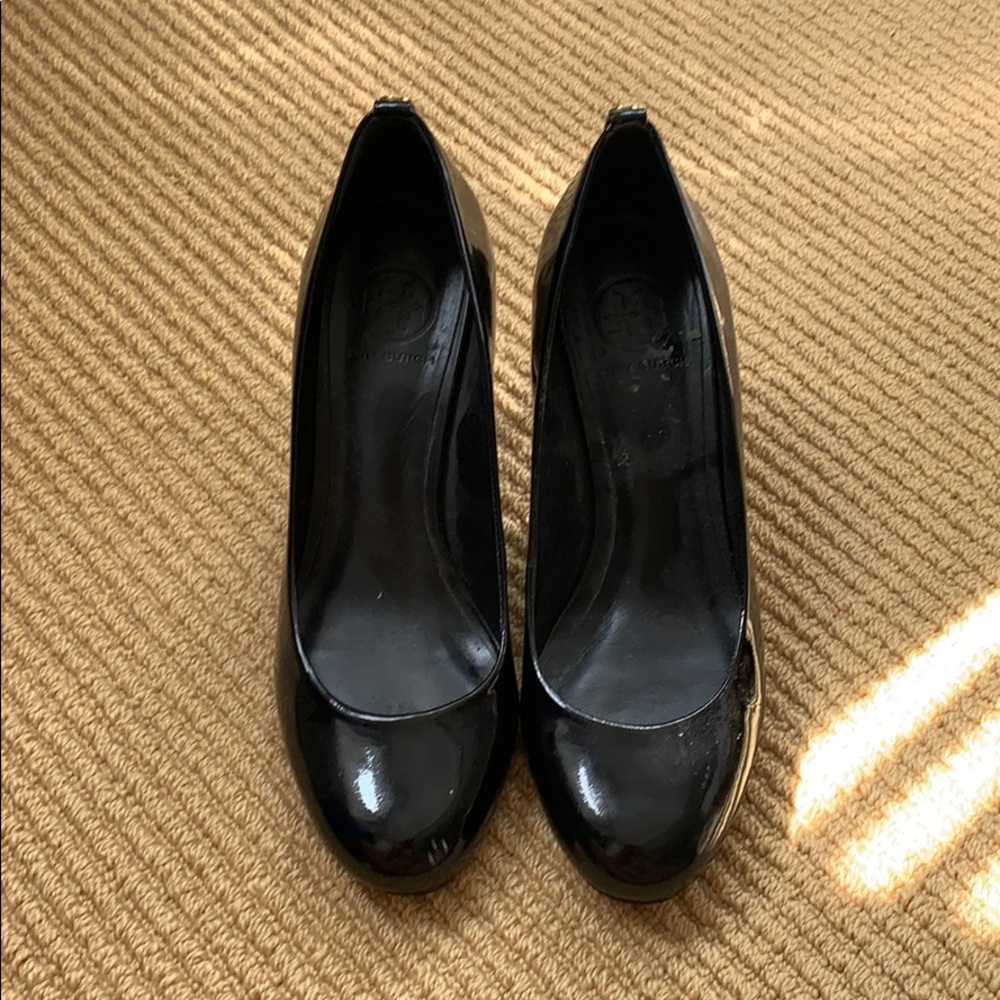 Tory Burch black patent leather pumps